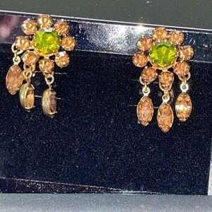 CORO Chandelier Gold Tone Crystal Earrings Floral Daisy